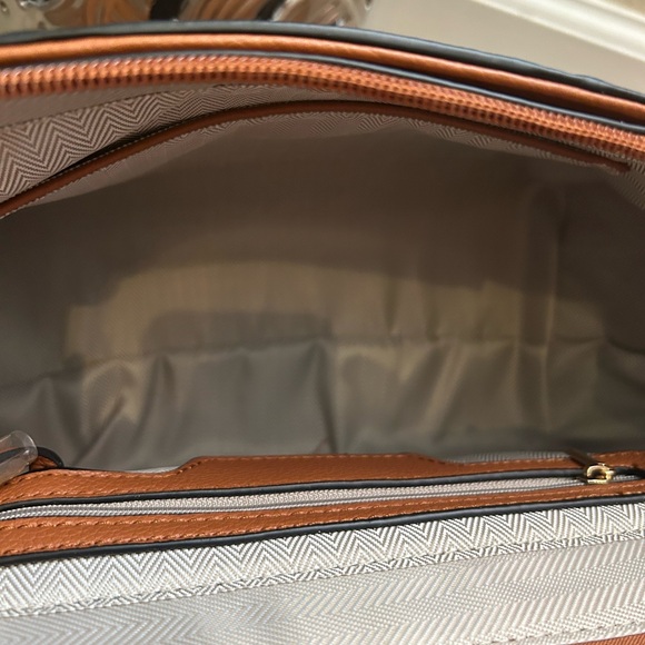 Brown Handbag with matching wallet - Picture 7 of 9